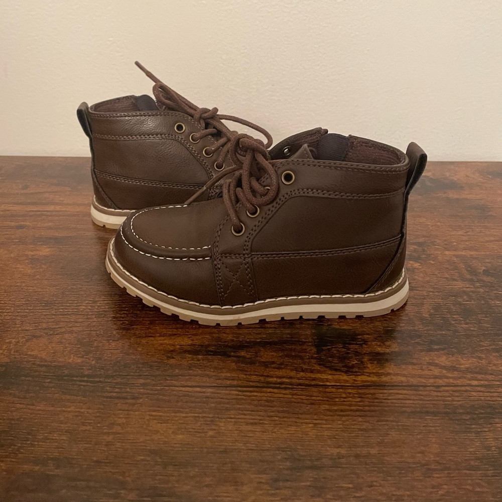 Children’s place mid top boot
